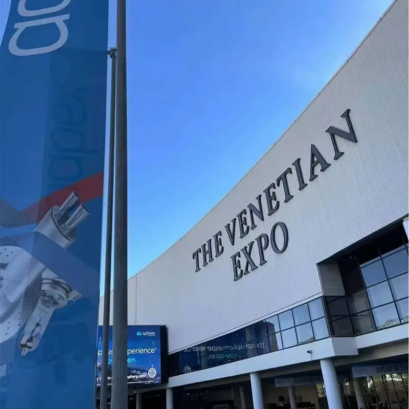 Luxfighter Car LED προβολέα που παρουσιάζει στο AAPEX 2023 Las Vegas