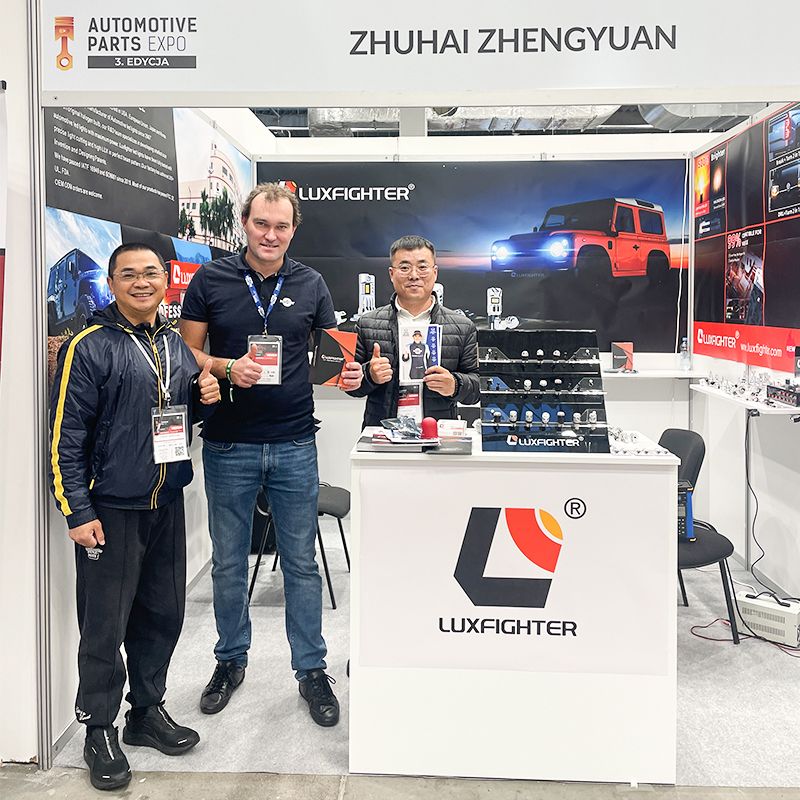 Προβολείς LUXFIGHTER LED και προβολείς ομίχλης AUTOMOTIVE PARTS Η έκθεση λαμβάνει ευρεία αναγνώριση