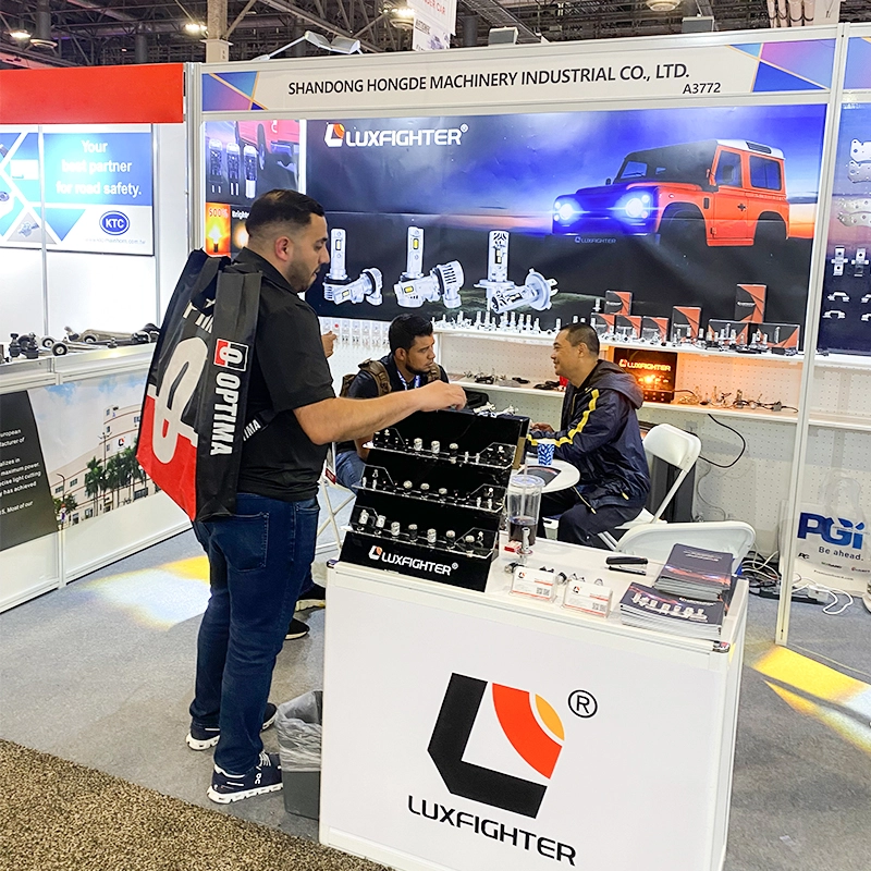 Προβολείς LUXFIGHTER LED στο Automotive Aftermarket Products Expo